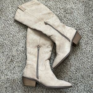 Universal Thread Light Tan Heeled Boots